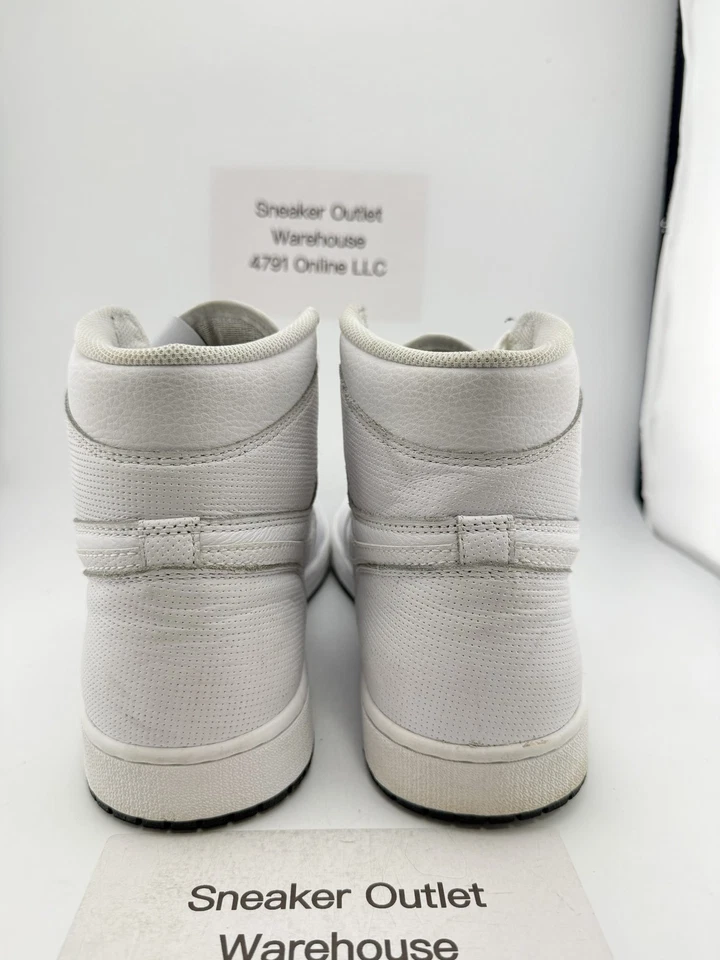 Jordan 1 Blanco Perforado EE. UU. 12,5 Usado Caja Original 555088-100 Foto 4 de 4