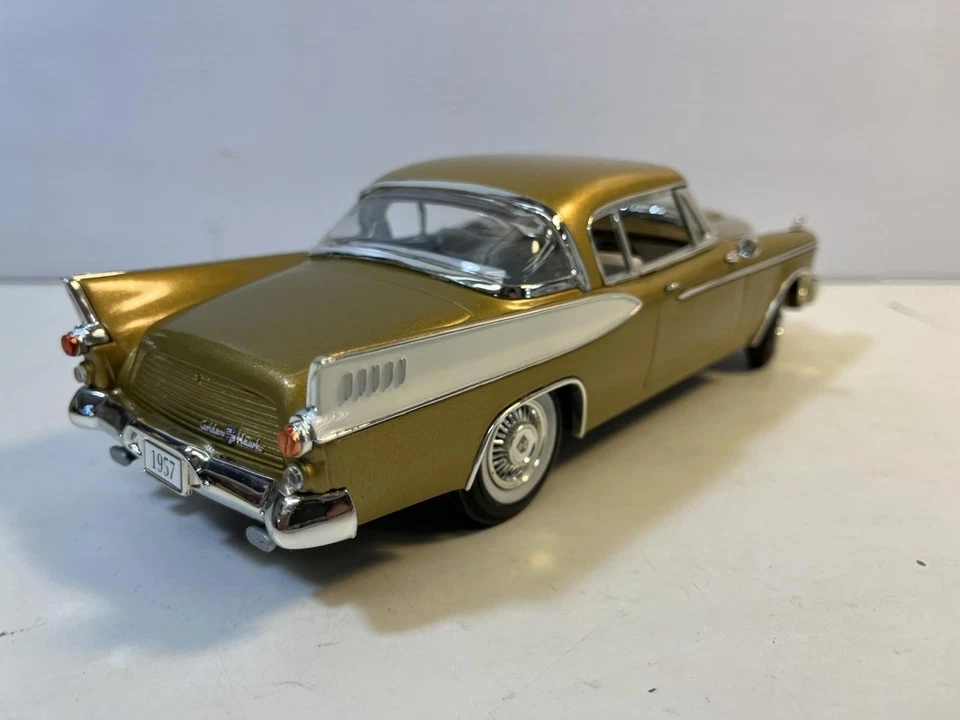 1957 Studebaker Golden Hawk Diecast Model Car: 1/18 Scale By Anson - Image 4 of 4