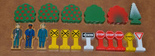 Lot of 18 Thomas The Tank Engine  Friends Wooden Railway BUSHES SIGNS PEOPLE