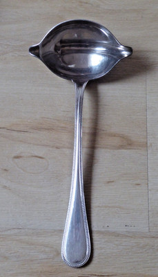 CHRISTOFLE  - Saucenkelle mit Fettabscheider -  Mod. Perles - 20 cm -  versilb.