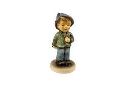 Hummel figurine 559 "Better safe than sorry" 10 cm. First choice, top condition.