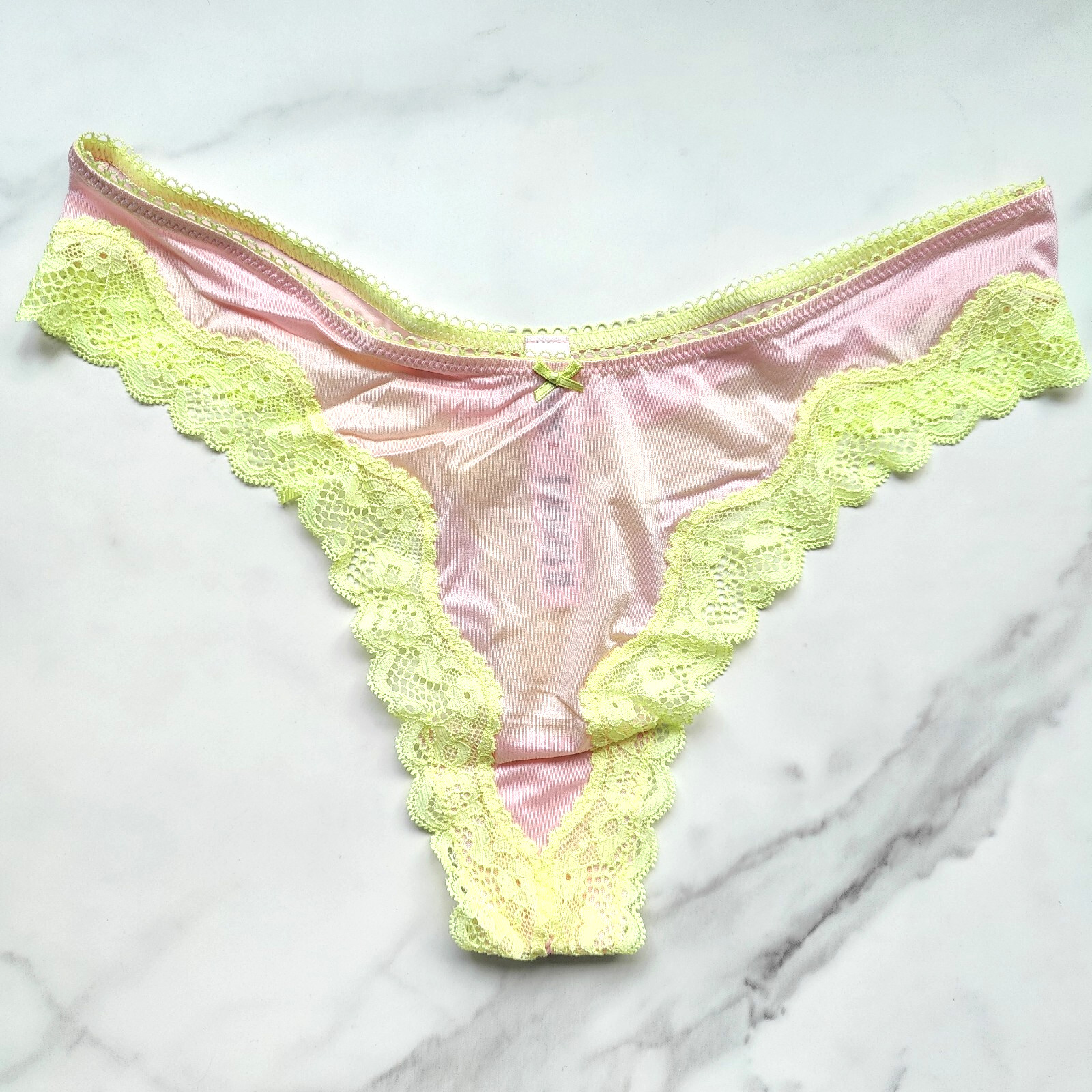 Victoria's Secret Tease High-Leg Scoop Thong Panty Pretty Blossom Size S/L