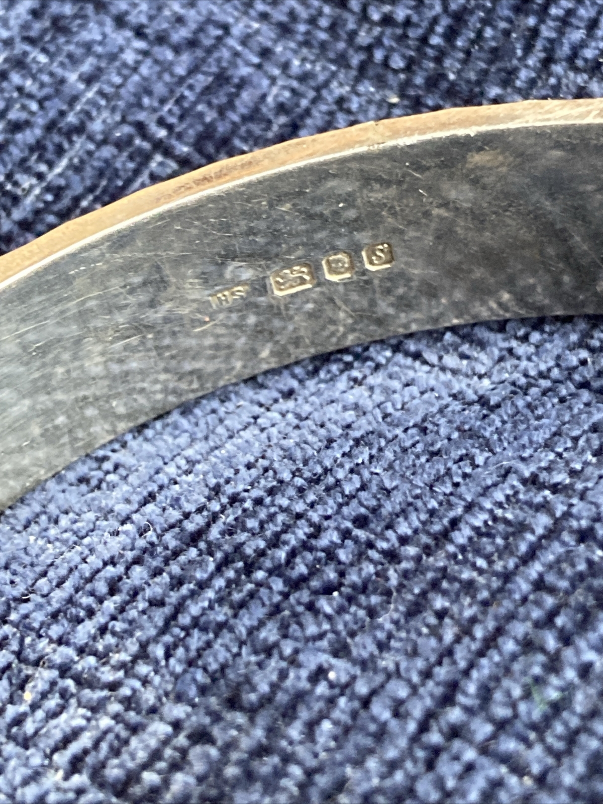 vintage solid silver etched star bangle - image 7