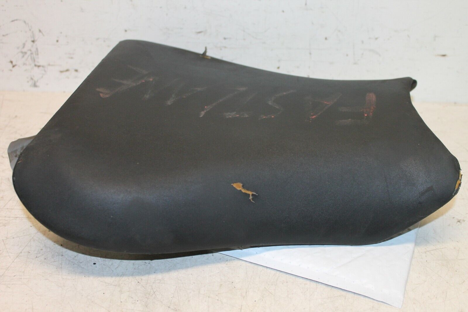 1994-1997 KAWASAKI ZX 9 ZX 9R OEM FRONT SEAT 53001-1724