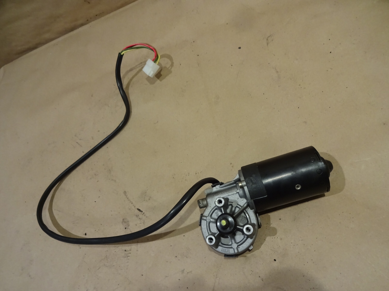 Ferrari 355, Windshield Wiper Motor  P/N 157752