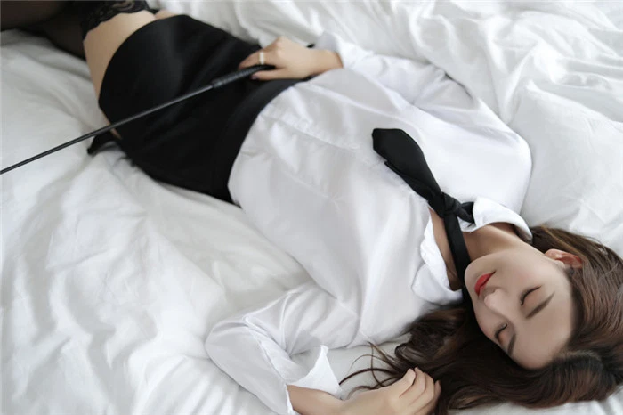 Sexy Mujeres Maestra Juegos con disfraces Uniforme Escolar Disfraz Conjunto Completo Lencería Foto 3 de 4