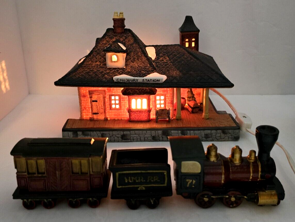 Department 56 Heritage Village Chadbury Station and Train, Set of