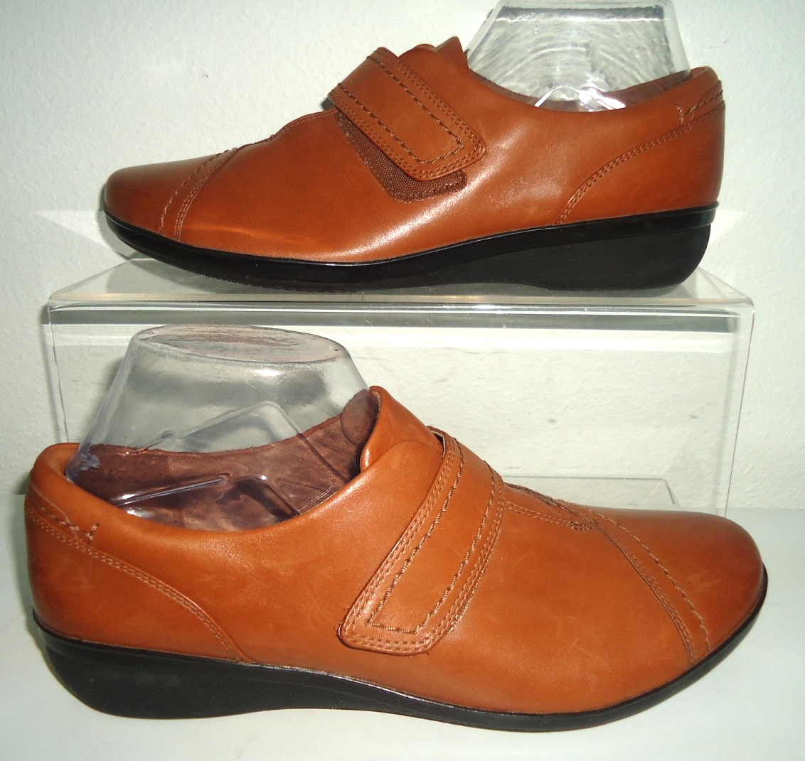 Clarks Women's Dark Tan Leather Strap Loafers Size 10M 41.5-image