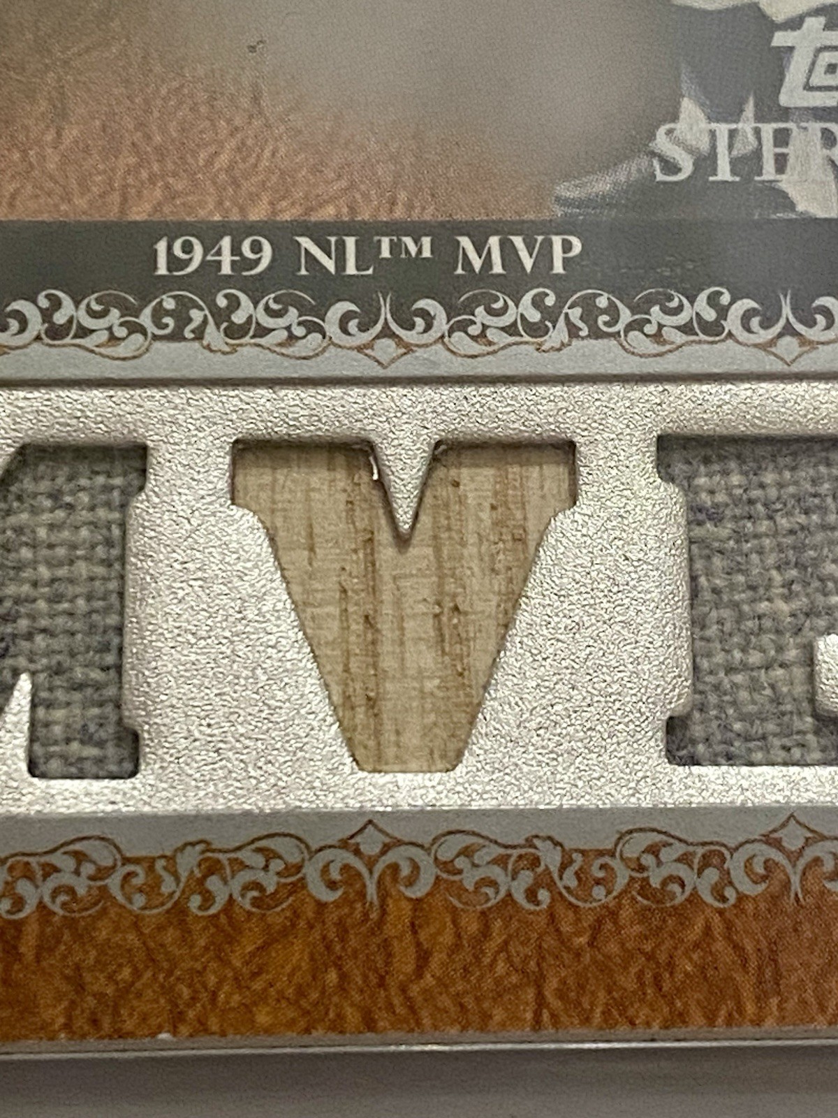 2009 Topps Sterling Jackie Robinson 1949 MVP Jersey Bat Game Used SP Card /10 view 8