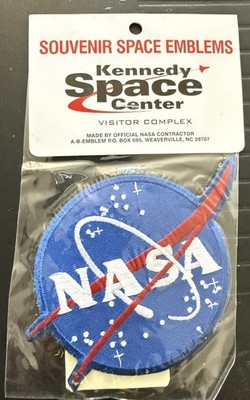 NASA KENNEDY SPACE CENTER SOUVENIR EMBLEM W/VECTOR NIP PATCH