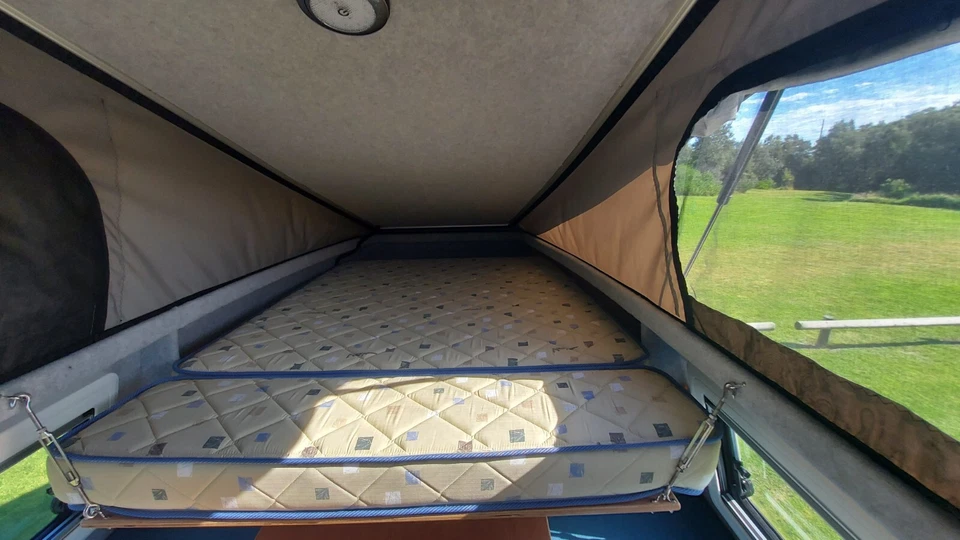 Slide-on Camper Pop Top (fibreglass) - image 3 of 4