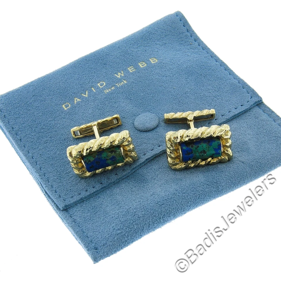 Gemelos martillados David Webb de oro amarillo de 18 k y azurmalaquita con lazos cilíndricos Foto 2 de 4