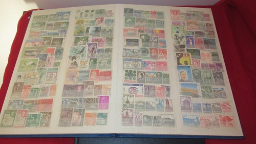 WORLD STAMPS COLLECTION IN 2 STOCKBOOKS APPROX 2300 STAMPS - 第 6/20 張圖片