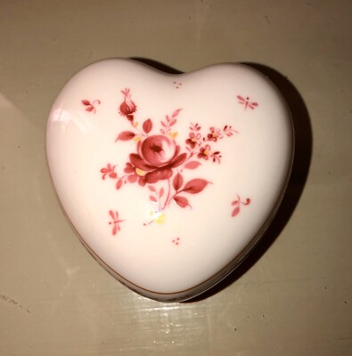Vintage Form Marienbad  Ingres Weiss *3'' Trinket Box*  Porcelain, Germany As is