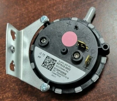 AMANA/GOODMAN Amana Goodman 0130F00506 B1370179 Pressure Switch 9375VS-0003 -0.75 Pink Daikin