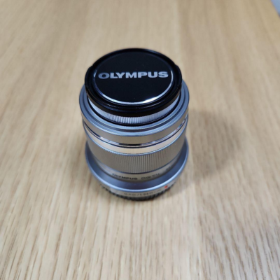 OLYMPUS M.ZUIKO DIGITAL 45mm F1.8 Lens Micro Four Thirds OLYMPUS M.ZUIKO DIGITAL 45mm F1.8 Lens Micro Four Thirds