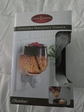 Pluggable Fragance Warmer With  Black Gold New In Box