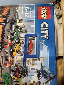 LEGO City 60097 City Square  New Sealed, Damaged box, 1683 Pieces,