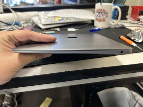 Apple MacBook Air 2020 M1 13” (M1/16 Go/500 Go/Sequoia) - Photo 9/11