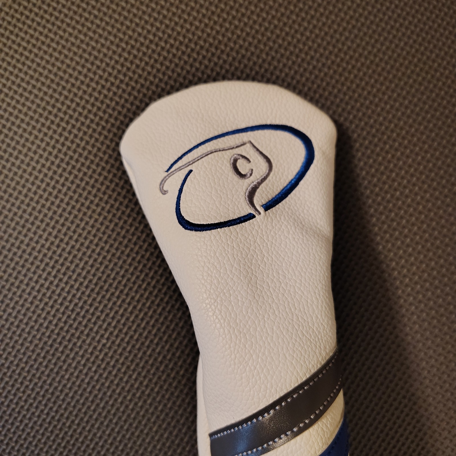 Global Golf White Stripes Hybrid Utility Head Cover / Nice Used Condition