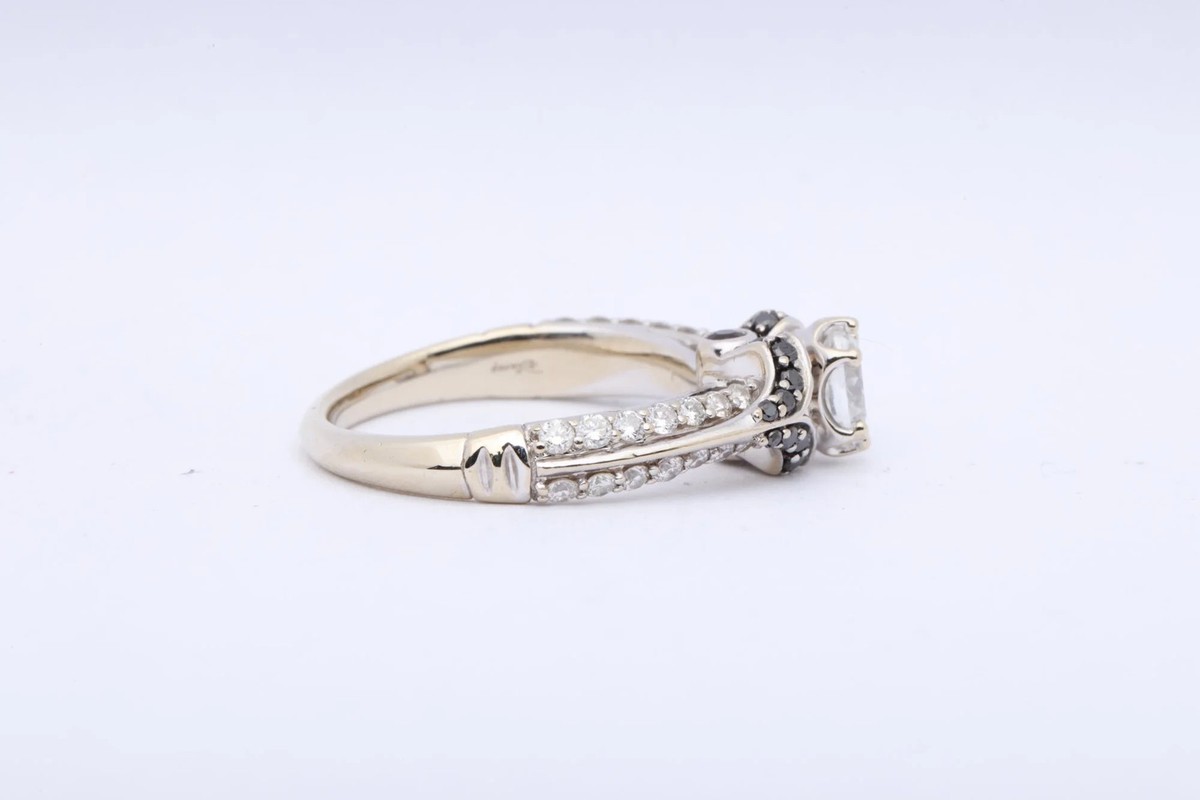 Disney 14kWhite Gold 1.06ctw Diamond Evil Queen Engagement Ring Size 6.5(5.25g.) View 2