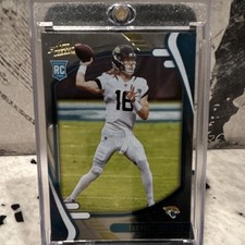 Panini 2021 Absolute Rookie Trevor Lawrence Jaguars Gold Foil SP Card #101. rookie card picture