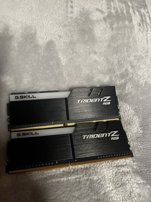 G.SKILL Trident Z RGB DDR4 3200MHz 16GB(8GBx2) CL16 Arbeitsspeicher Kit