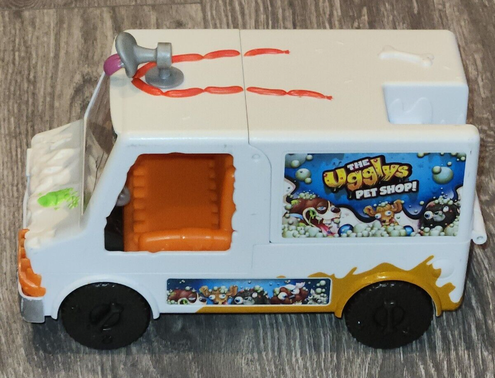 Moose The Ugglys Pet Shop Dirty Dog Wash Van**Tested and Works**