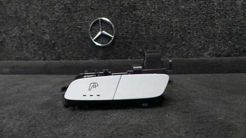 CK-5 * Mercedes-Benz W205 C-Klasse Sitzheizung Schalter Rechts - A2139057502