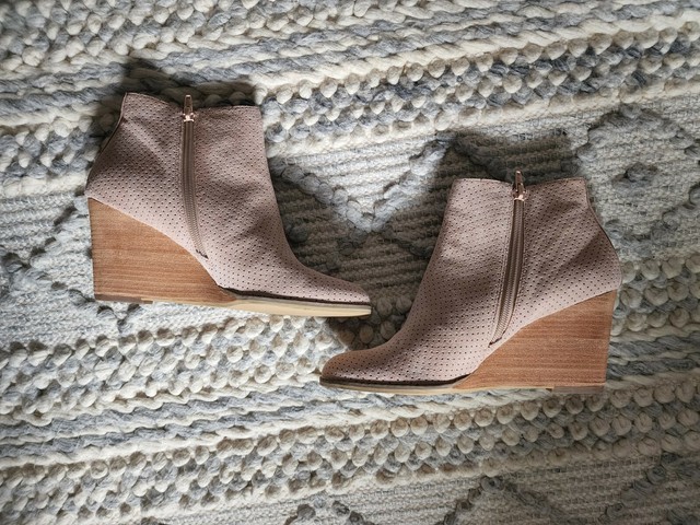susina wedge bootie