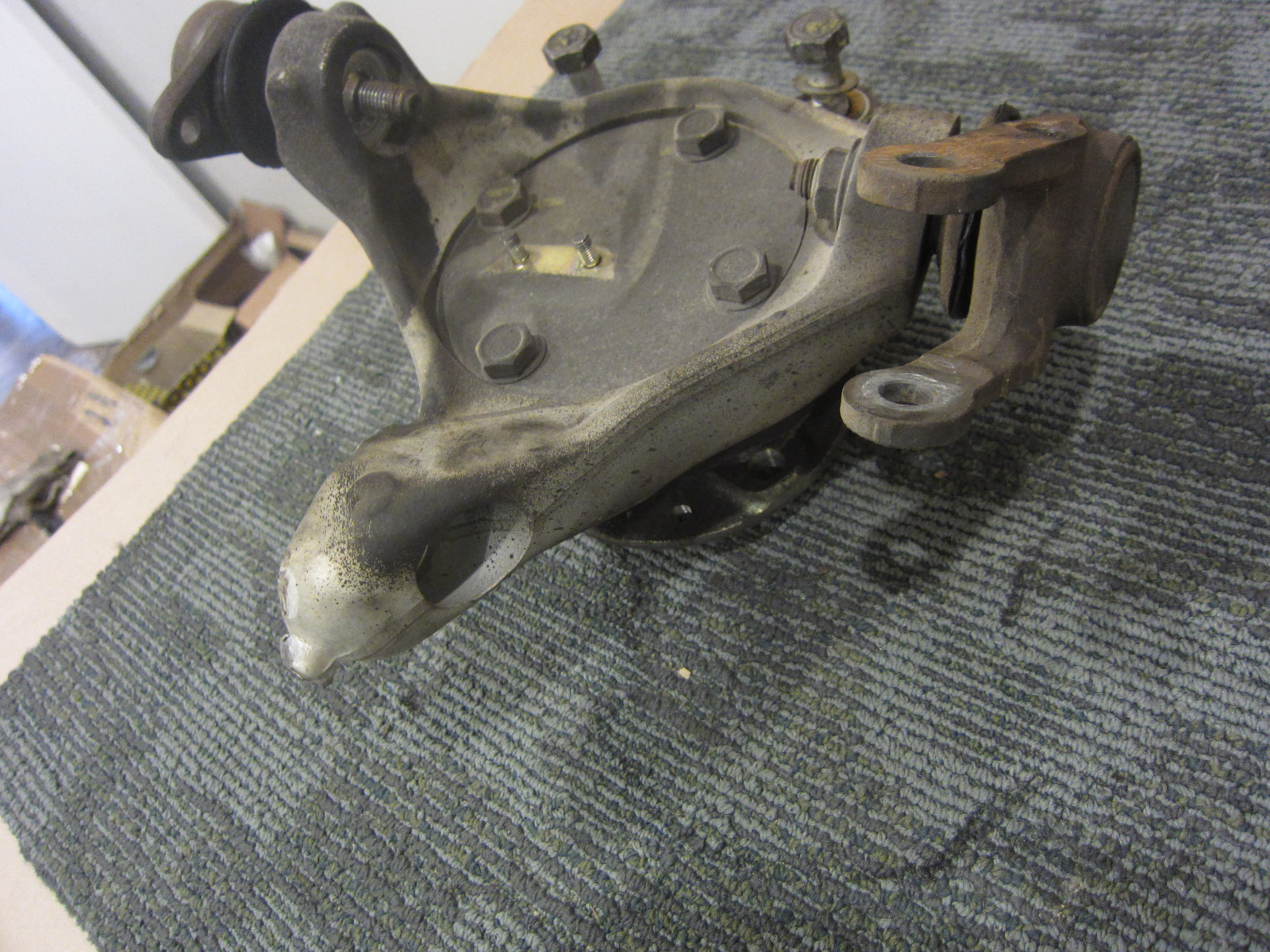 Ferrari 348 - RH Front Steering Hub Knuckle / Spindle Wheel Bearing - P/N 145260