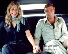 LEE MAJORS & LINDSAY WAGNER IN "THE SIX MILLION DOLLAR MAN"  8X10 PHOTO (OP-136)