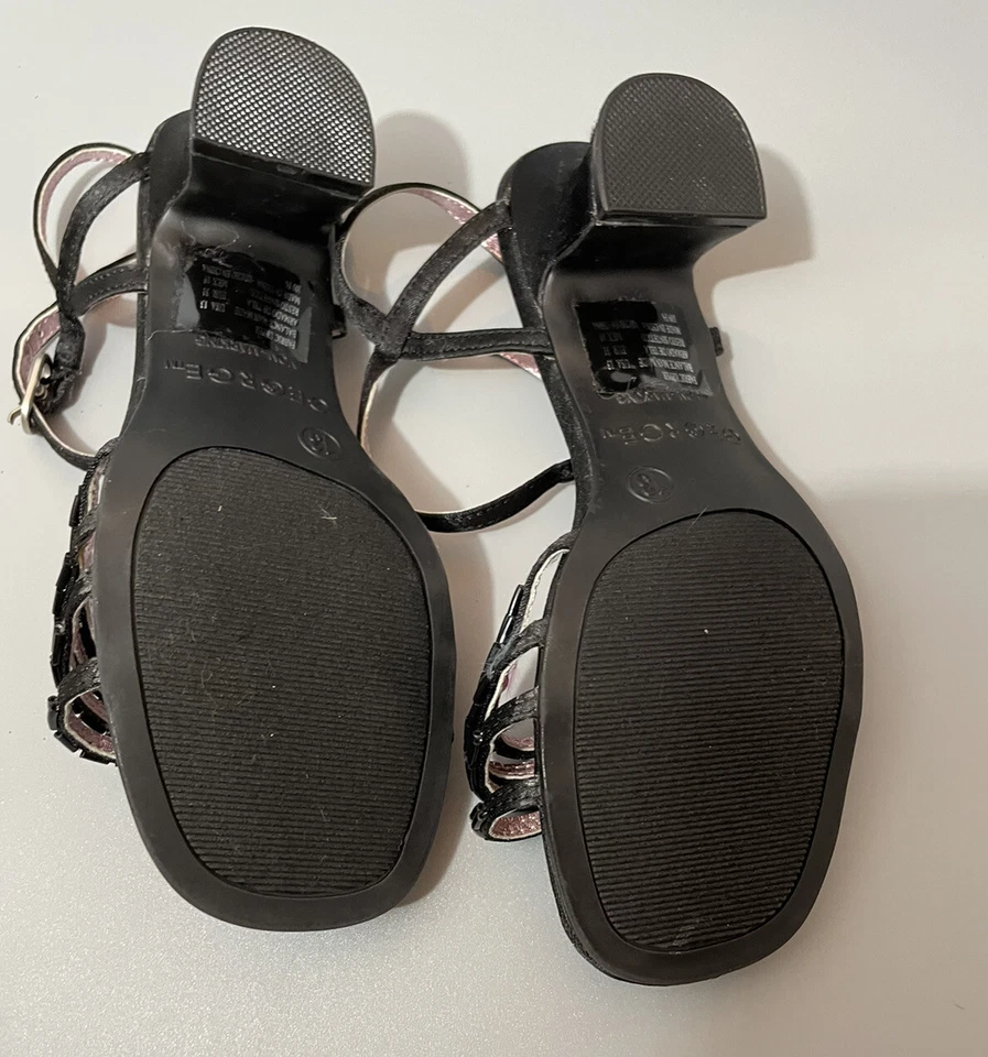 NUEVO CON ETIQUETAS NIÑAS TELA SATINADA NEGRA Y CUENTAS BRILLANTES VESTIDO SANDALIA TACÓN FIESTA GLAMOUR TALLA 13 Foto 3 de 4