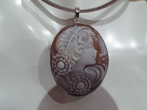 Master Hand carved Sardonyx shell cameo set in Italian silver-signed by Artist - Picture 2 of 8