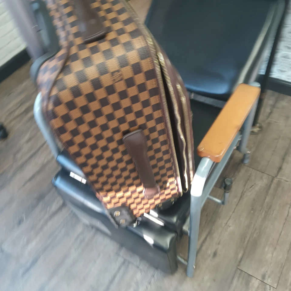 Suite Case , - Image 2 of 4