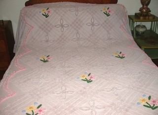 Vtg MCM Soft Gray Floral Chenille Bedspread Queen 102" x 143" Has 23" Drop 50s