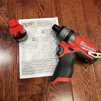Milwaukee M12 FUEL 12V 2402-20 1/4'' Hex 2 Speed Driver with CP 2.0 Battery
