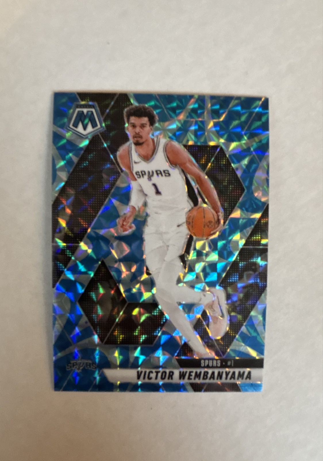 2024-25 Panini Mosaic - Victor Wembanyama #31 Reactive Blue Mosaic Prizm