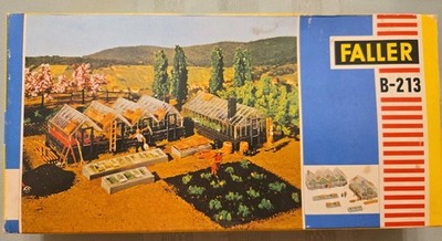 Faller B-213 HO Green Houses And Flower Beds