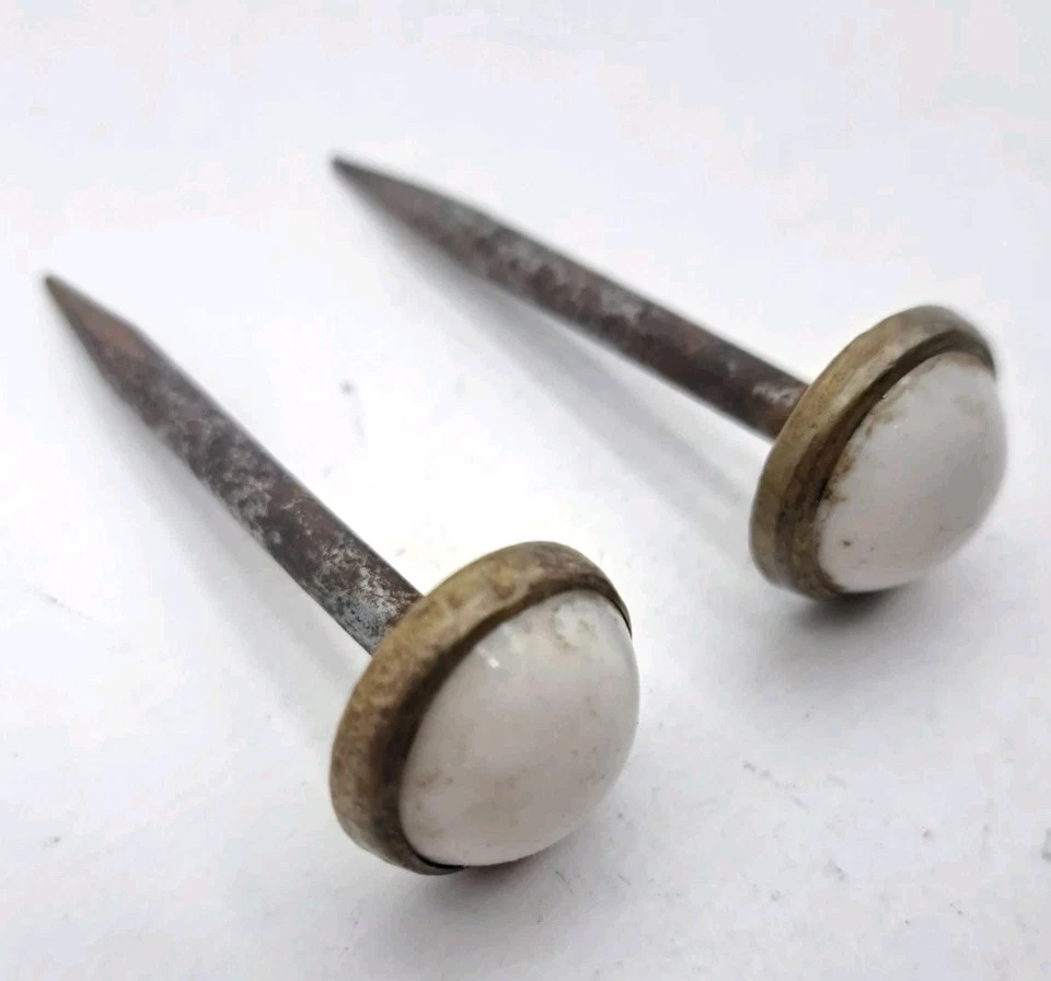 Lote de 2 perchas de latón con cabeza de porcelana blanca con marco de fotos vintage Foto 4 de 4