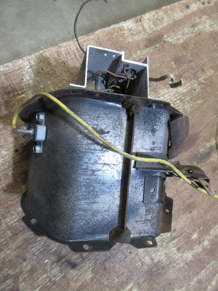 Ford Thunderbird 1958 interior panel de patada lateral del conductor calefacción conducto de ventilación de aire Foto 3 de 4