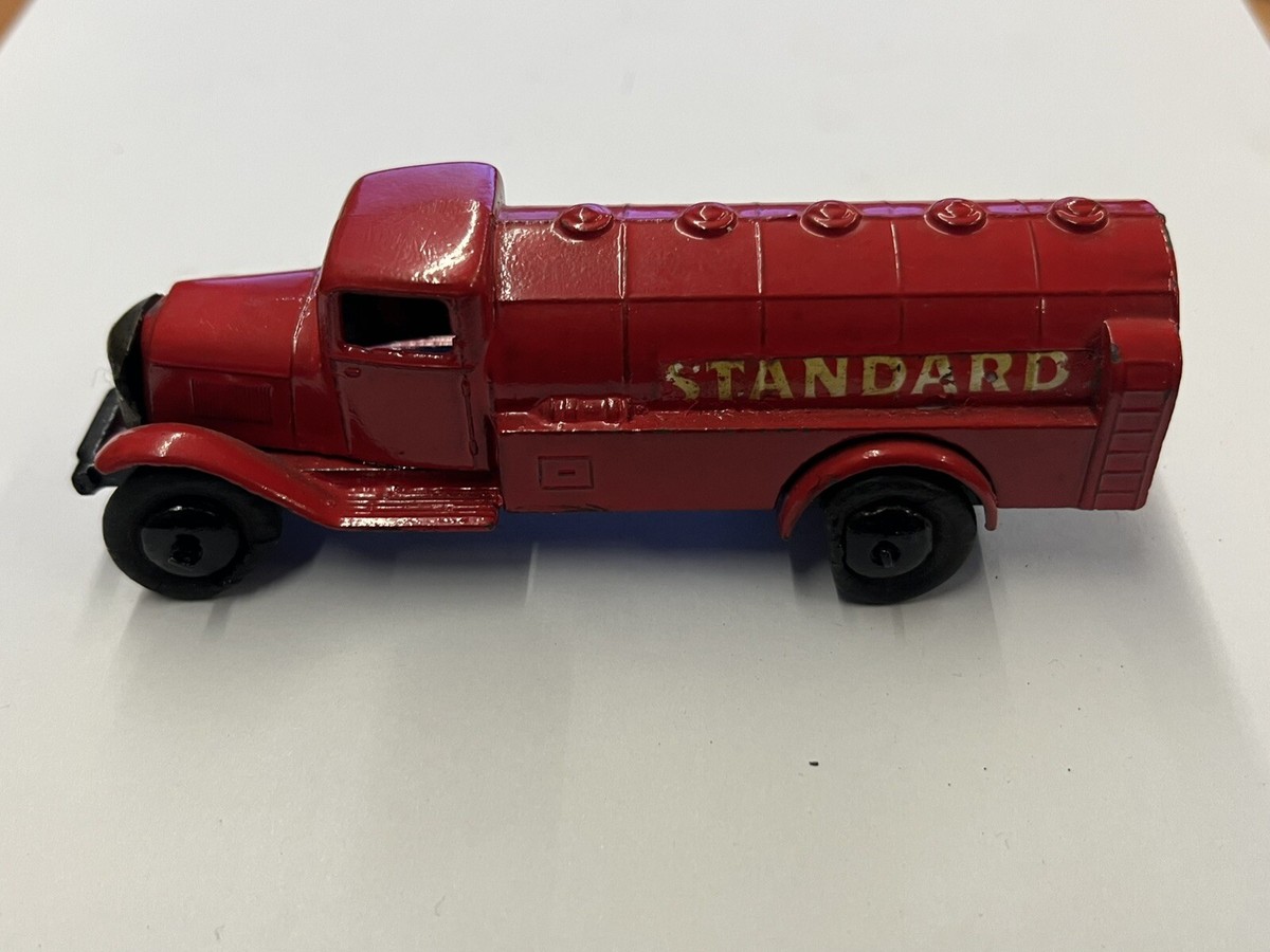 CAMION MINIATURE DINKY Toys tracteur Panhard citerne Titan EUR 14,99