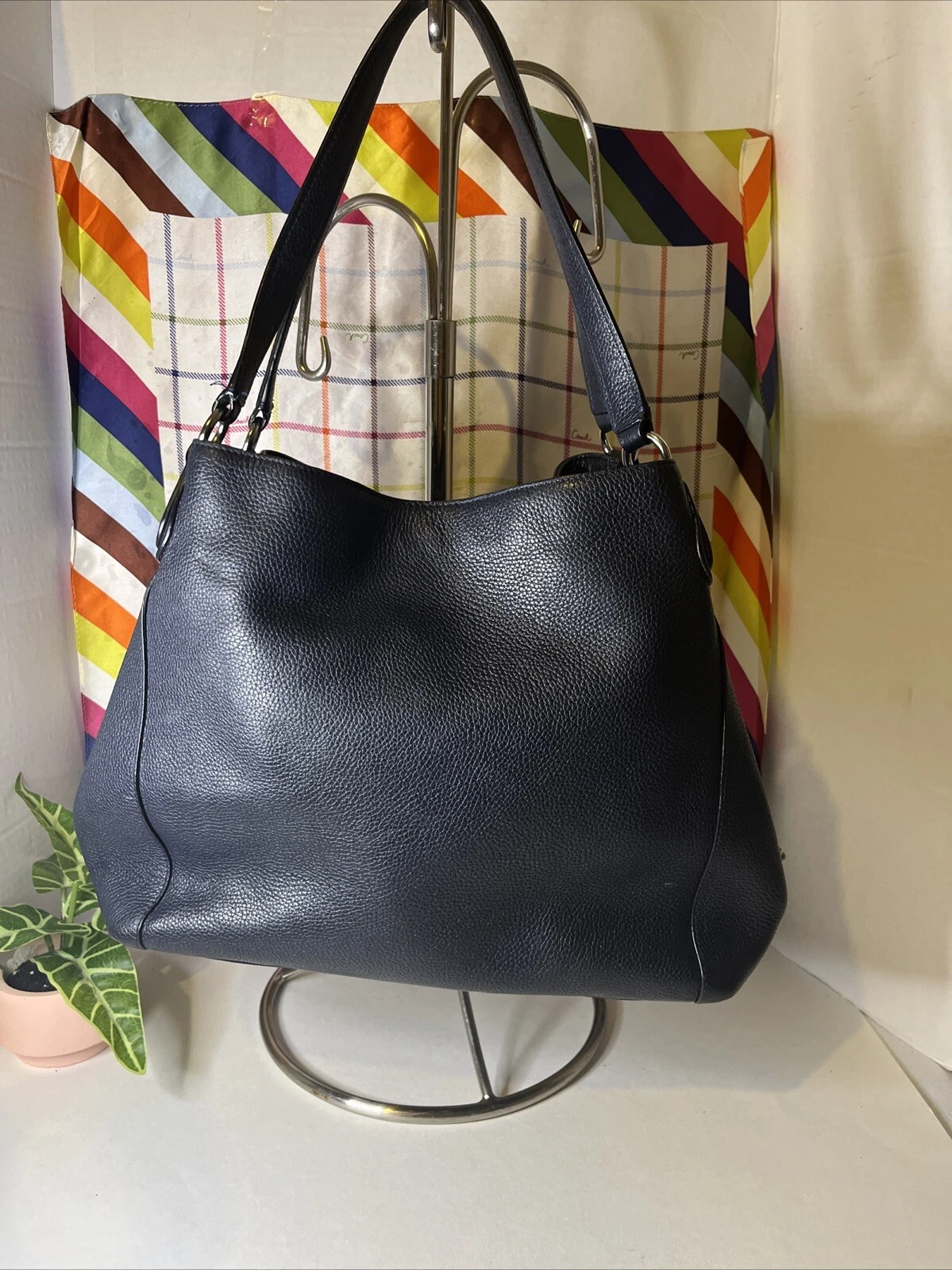 Borsa a tracolla Coach Edie 31 in pelle marina con rivetti floreali 38077