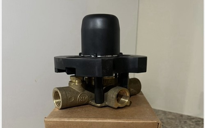 #ad NEW CFG CORNERSTONE TUB SHOWER PRESSURE VALVE 4 PORT FIPS P N 45318 $38.40