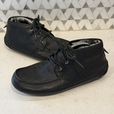 Mens 12 UGG Black Leather Shearling Fur Lined Moc Toe Chukka Ankle Boots 1003430