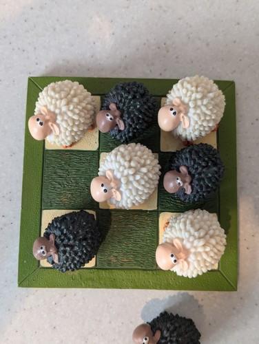 Sheep TIC TAC Toe Travel Board Game Travel Game Noughts And Crosses Board Game - Picture 3 of 7
