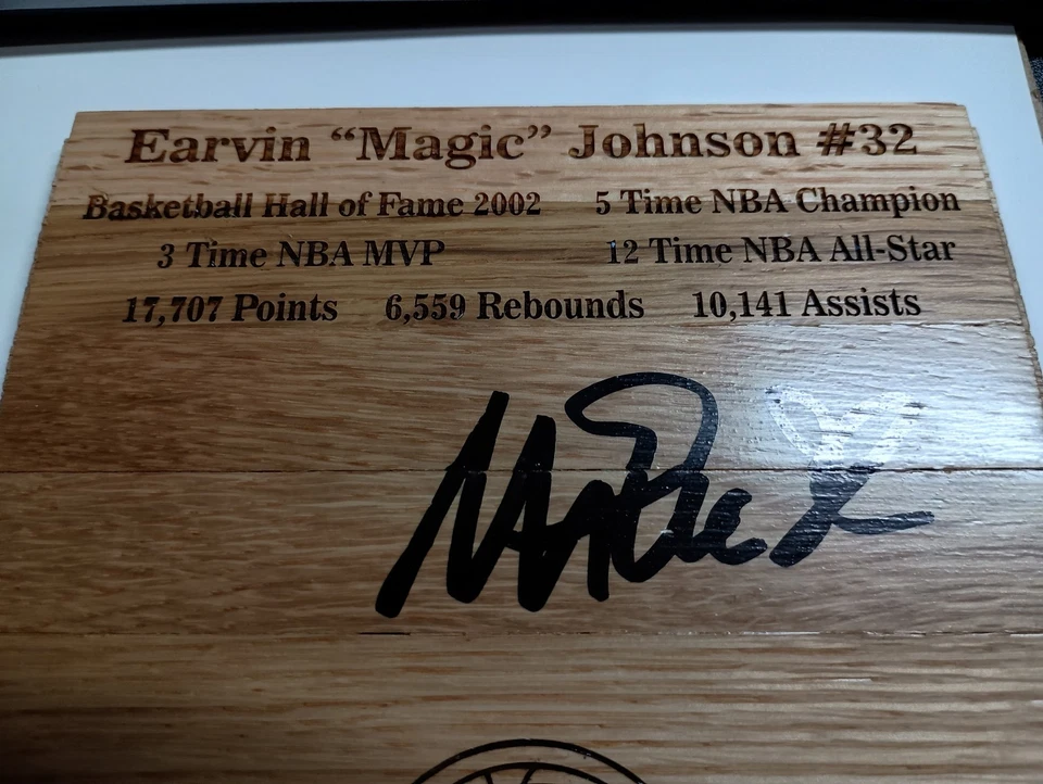 Magic Johnson LA Lakers Salón de la Fama Firmado 6x6 Piso de Madera Auténtico Beckett Certificado de Autenticidad BAS Foto 2 de 4