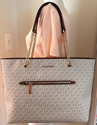 Michael Kors Jet Set Chain Vanilla MK Logo Large Zip Pocket