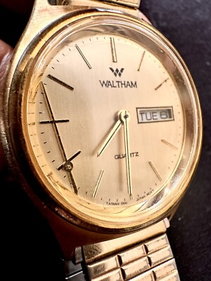 Vintage Mens WALTHAM Round Gold Tone Day and Date Watch For