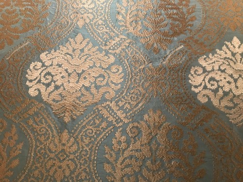 Tissu Damassé Brodé STROHEIM 'Lowry Frame' Soie Et Viscose - 1.9 Yard (70 Pouces)